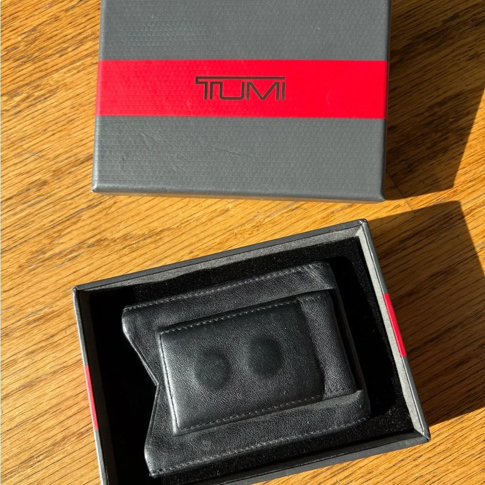 TUMI Slim Black Leather Card Case Money Clip - Picture 5 of 9